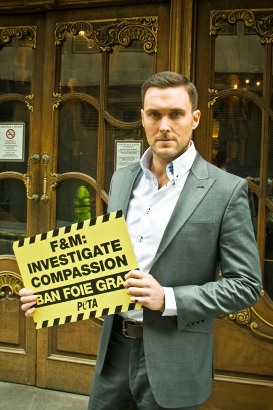 Photo: Owain Yeoman Outside Fortnum and Mason