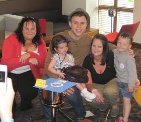 Photo: Olly Murs with Mia-Jade and family