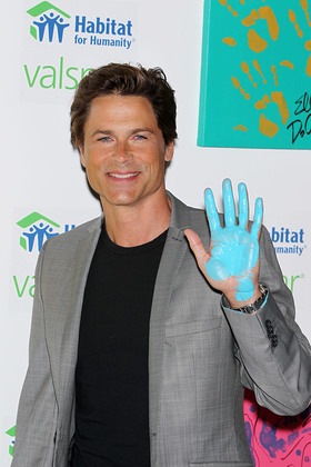 Photo: Rob Lowe Hands For Habitat 2