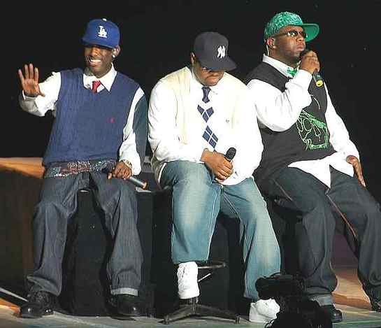 Boyz II Men Sing Happy Birthday For Charity - Look to the Stars