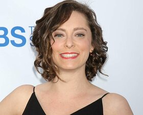 Rachel Bloom: Charity Work & Causes - Look to the Stars