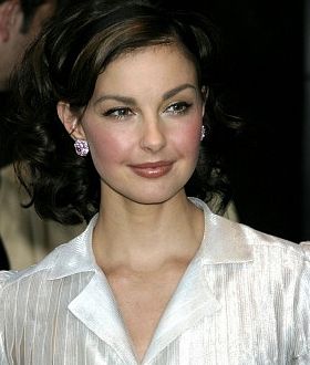 Ashley Judd: Charity Work & Causes - Look to the Stars